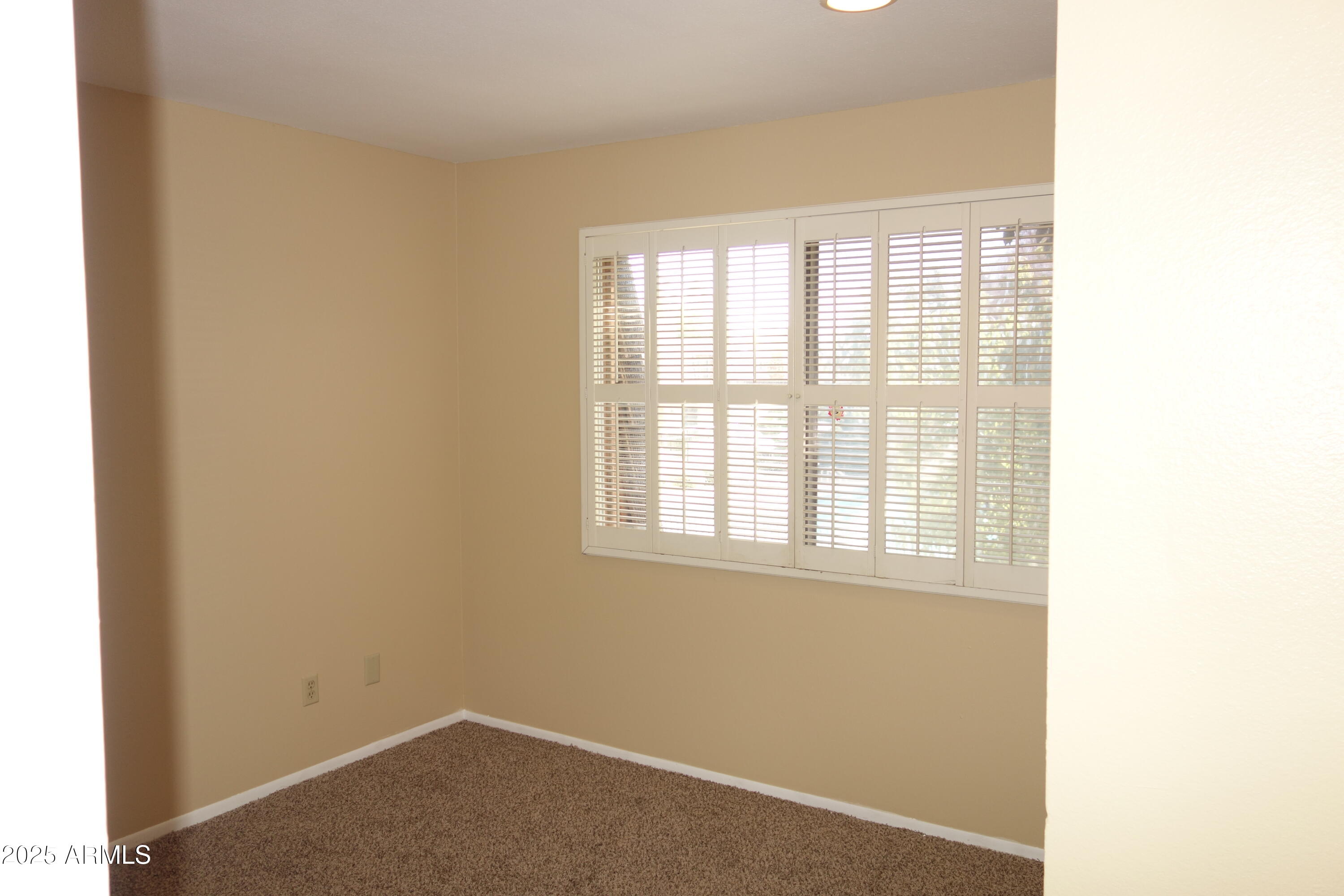 1511 E Newport Drive