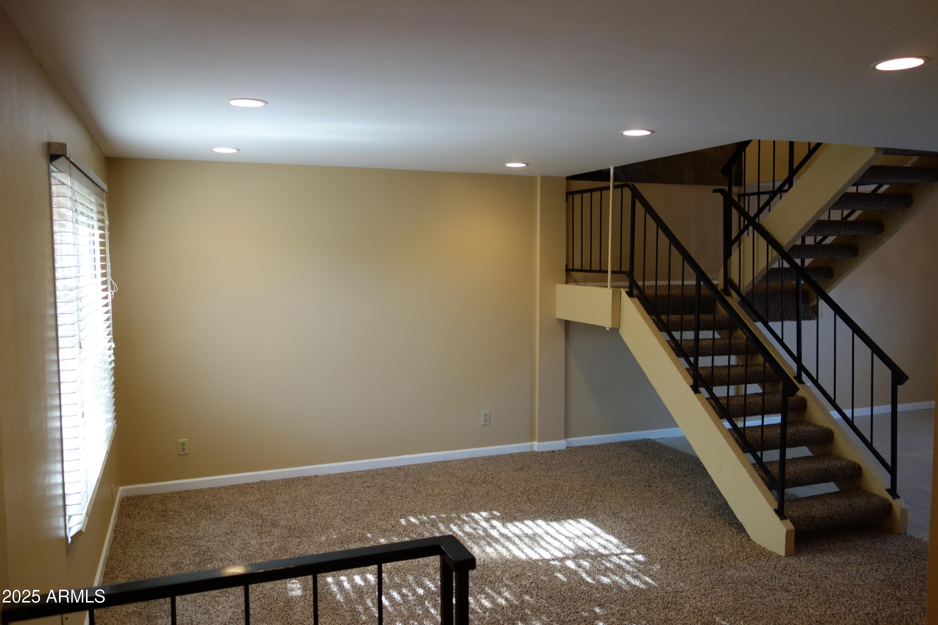 1511 E Newport Drive