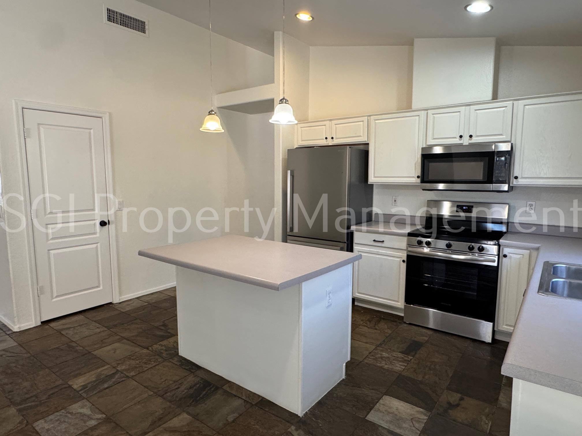 2602 E Beautiful Lane