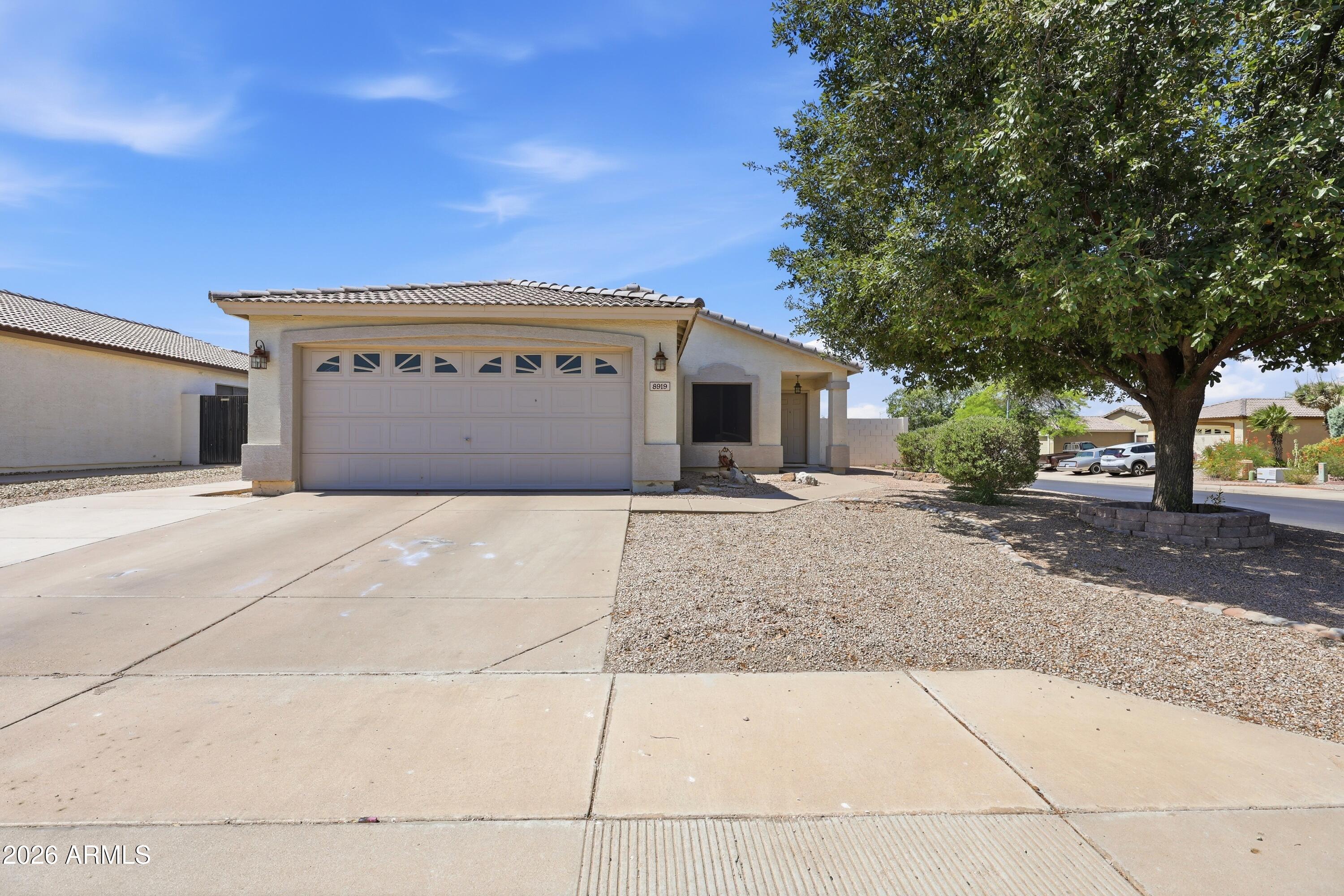 8919 E BIRCHWOOD Circle