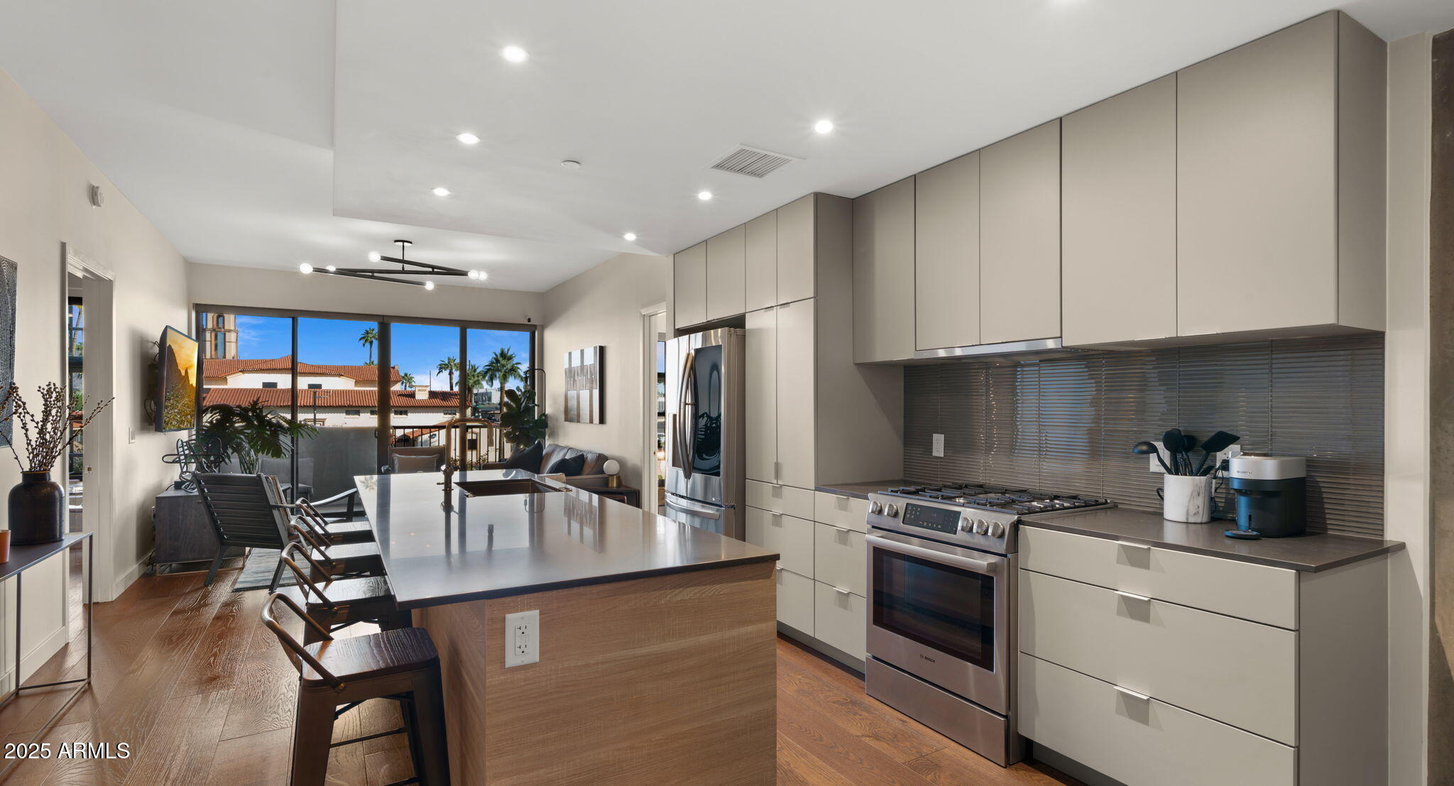 2300 E CAMPBELL Avenue 201