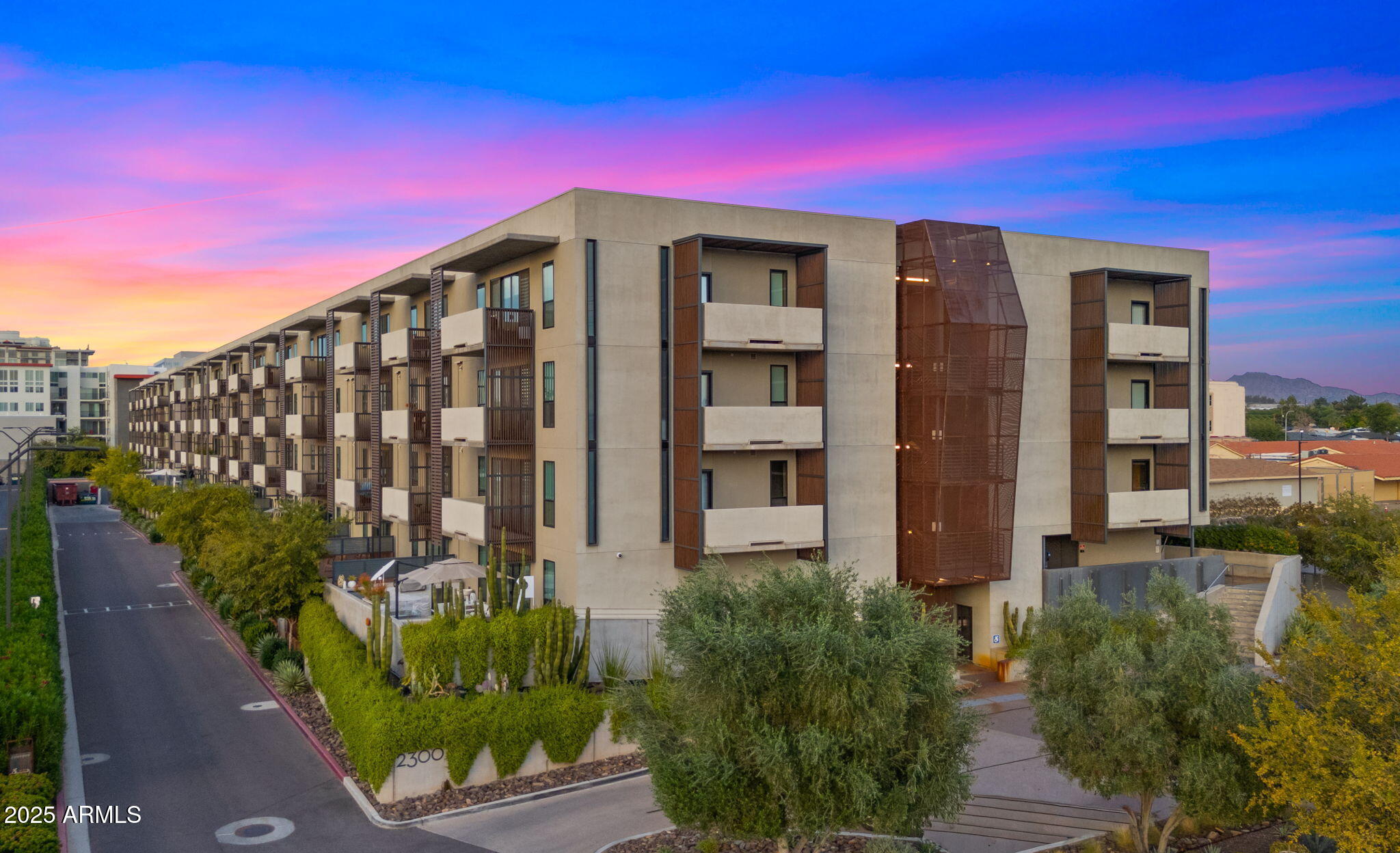 2300 E CAMPBELL Avenue 201