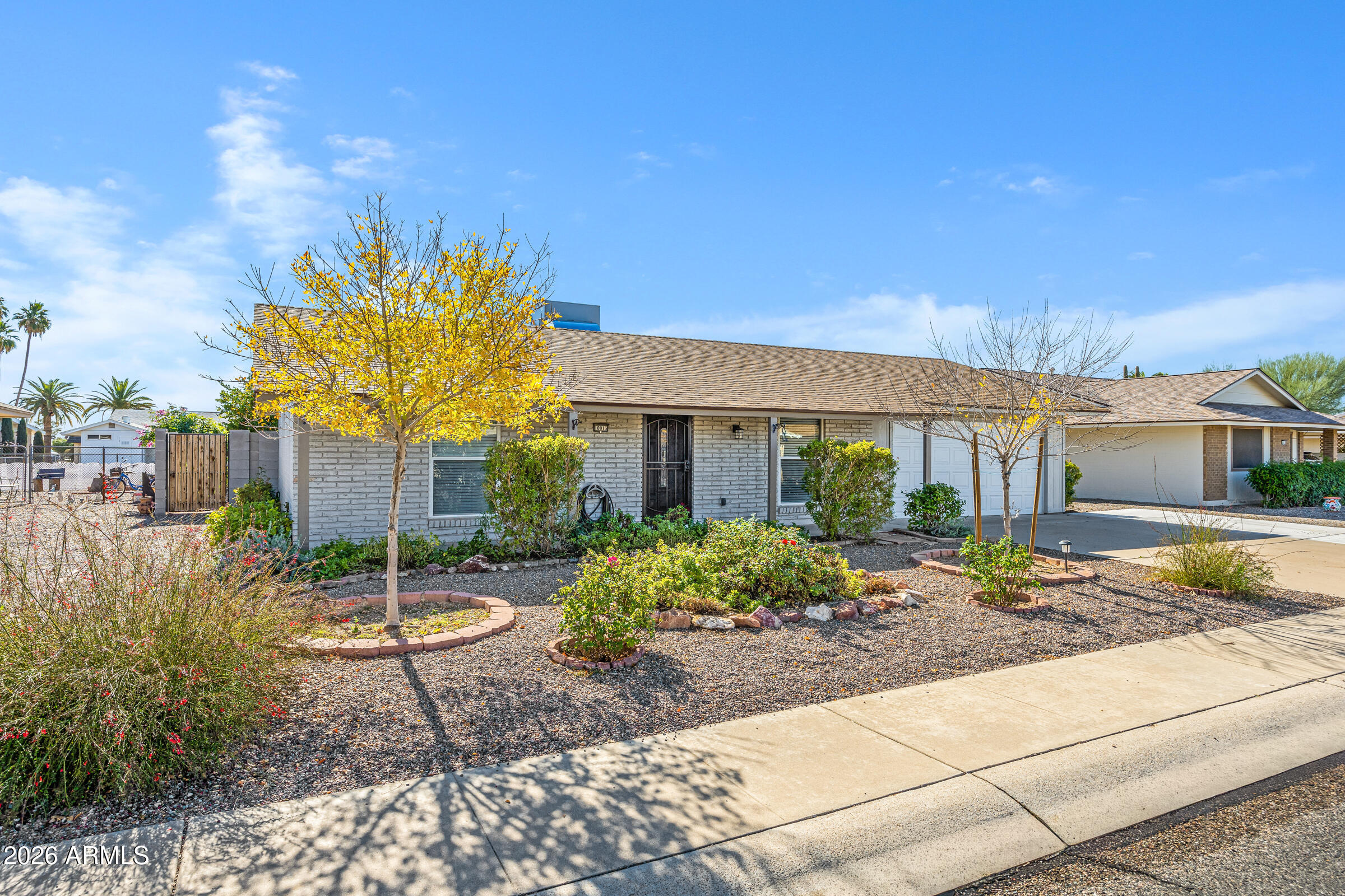 10013 W MISSION Lane