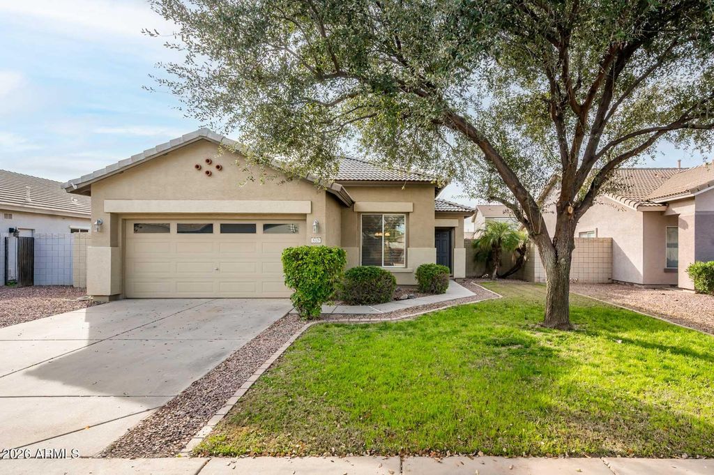 Photo of 3725 E Woodside Way, Gilbert, AZ 85297 (MLS # 6975787)