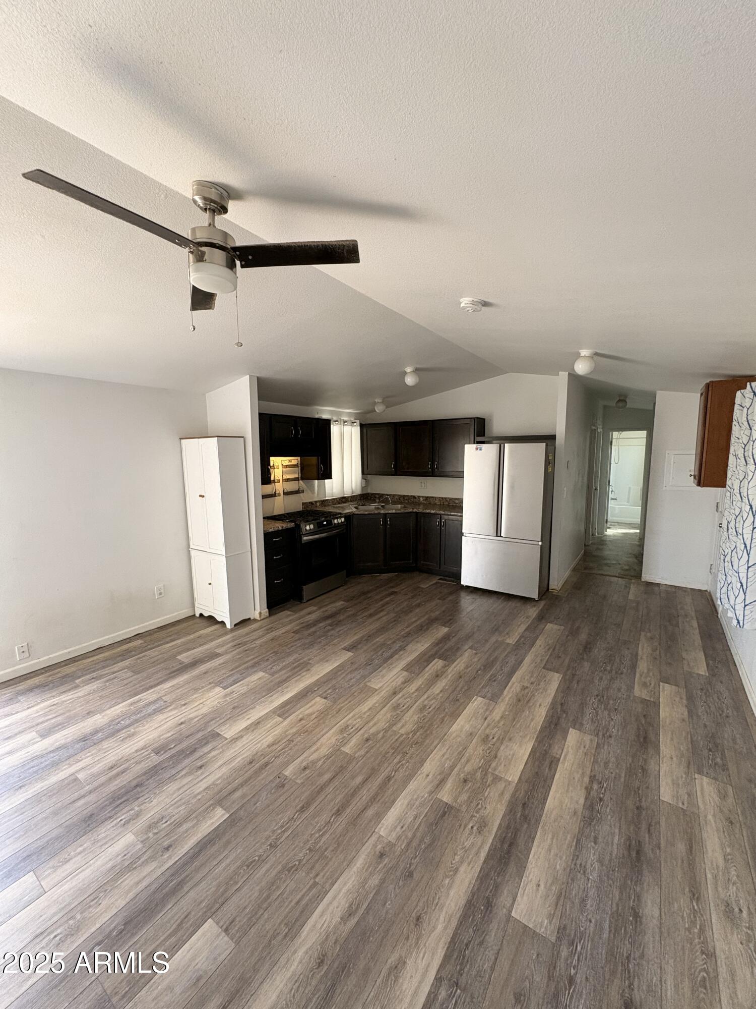 608 W FRONTIER Street 24