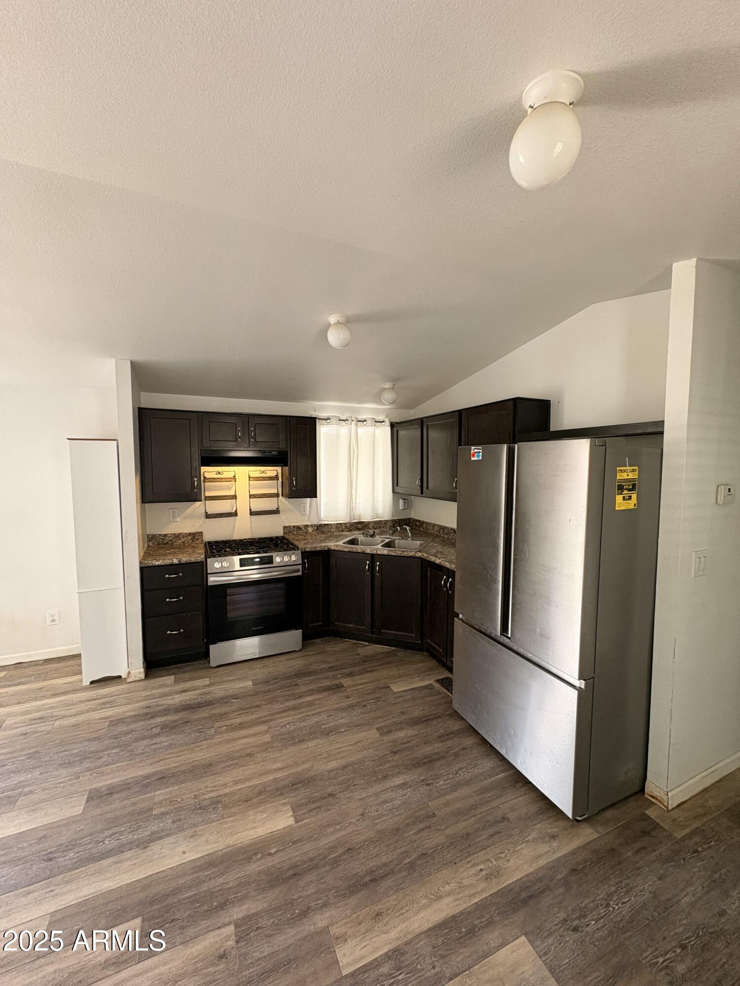 608 W FRONTIER Street 24