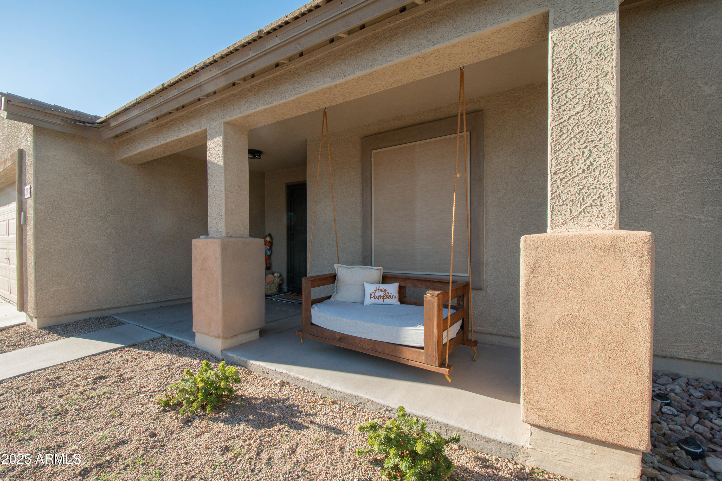 2218 E MOHAVE Lane