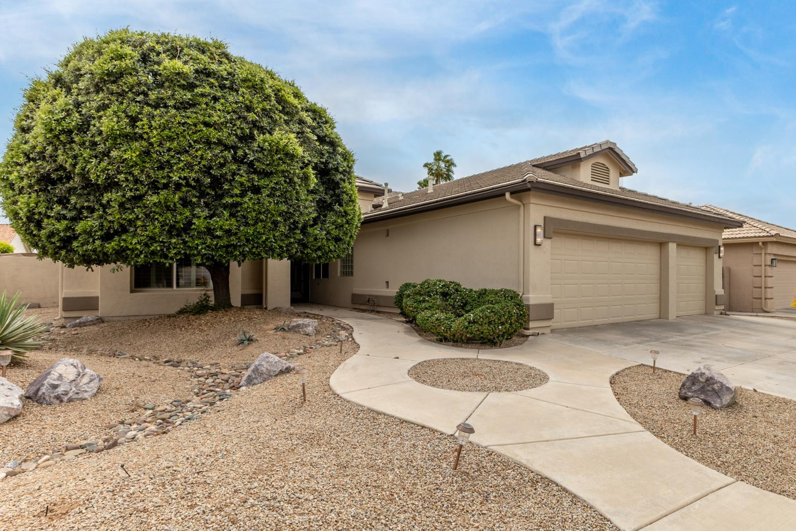 9843 E Sunburst Drive