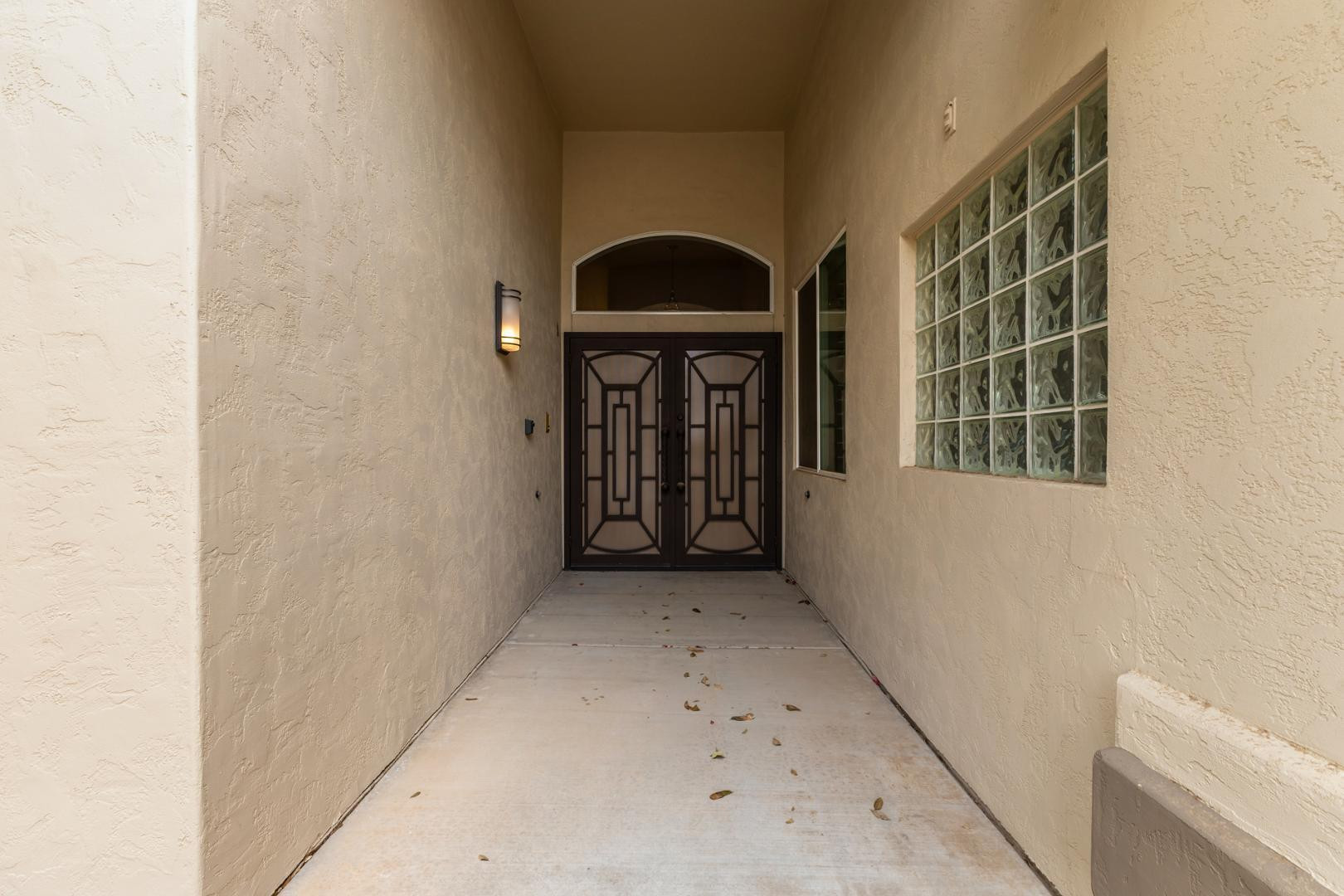 9843 E Sunburst Drive