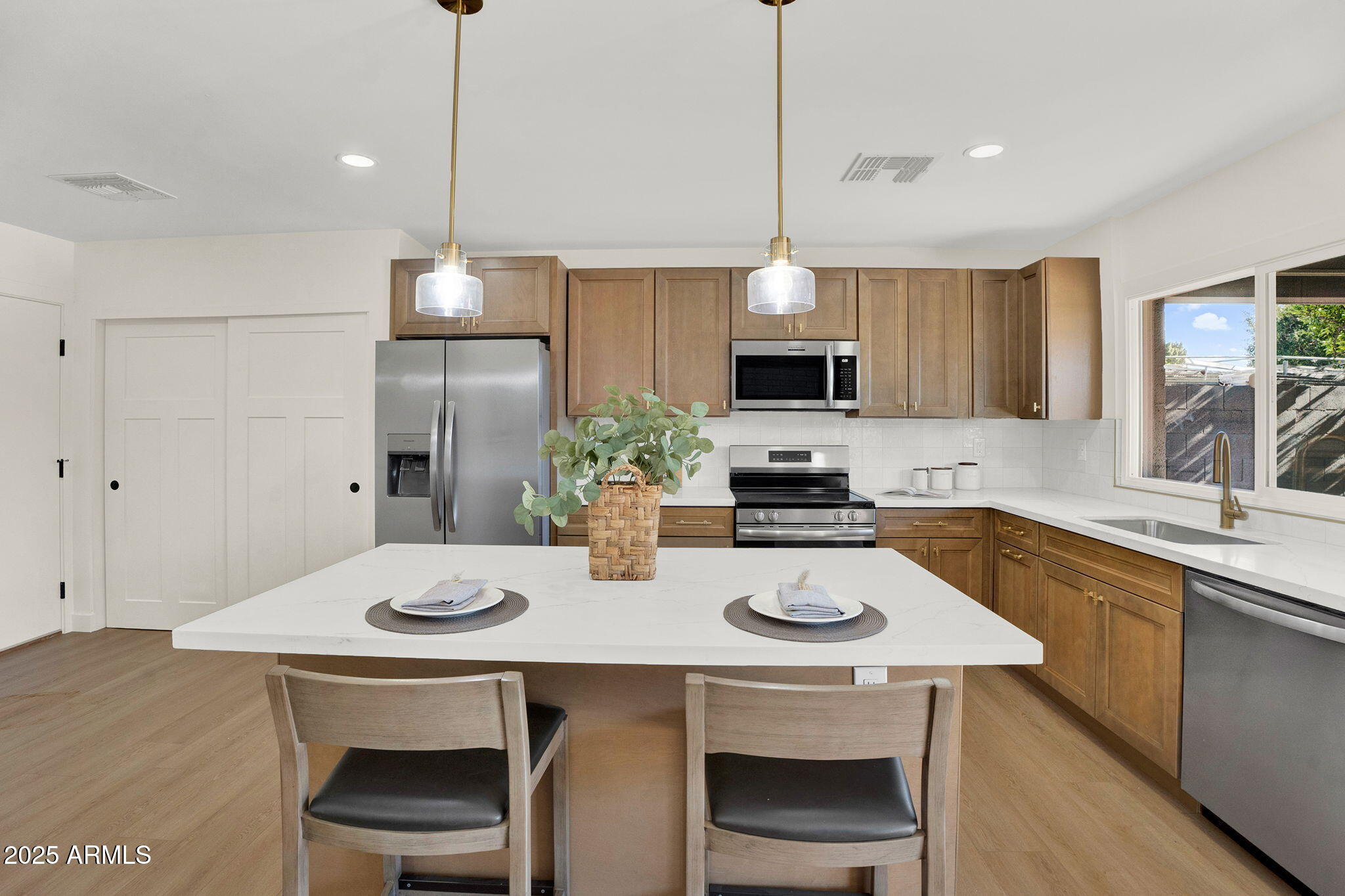 2137 E CORNELL Drive