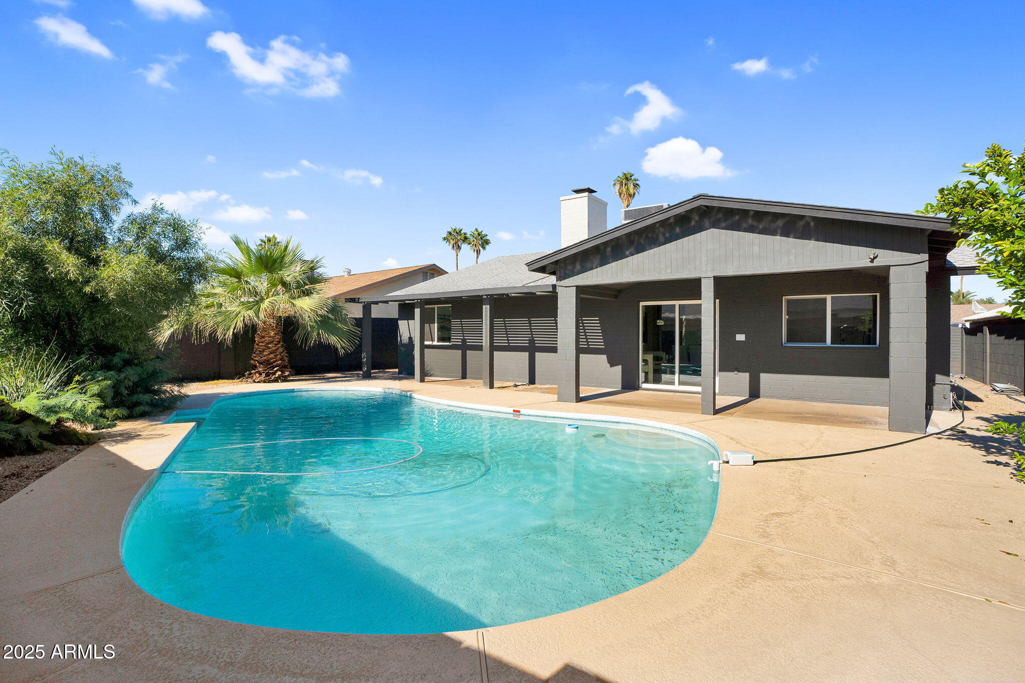 2137 E CORNELL Drive