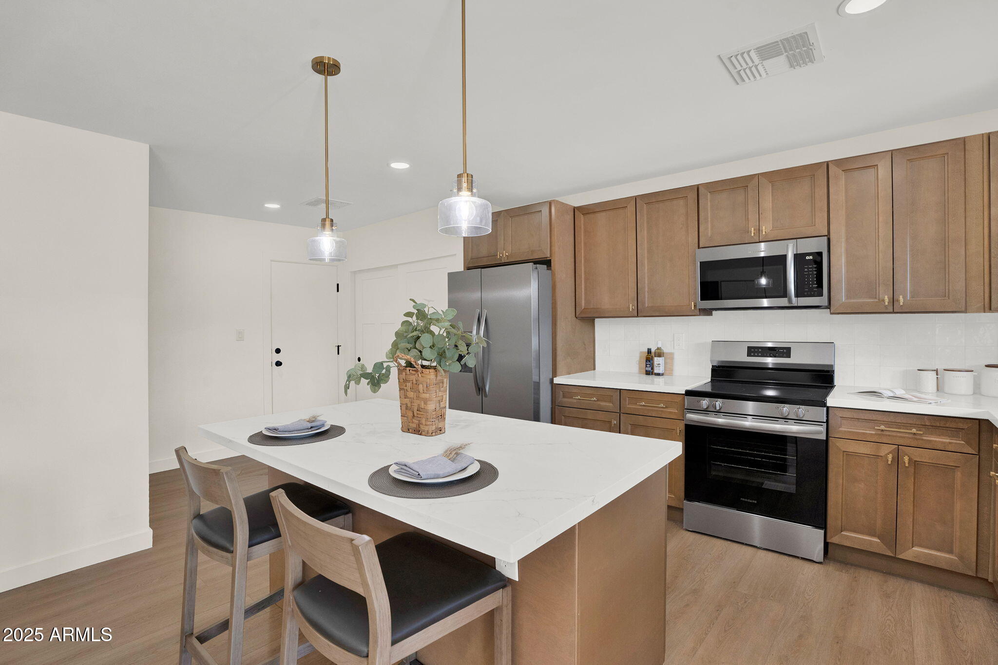 2137 E CORNELL Drive