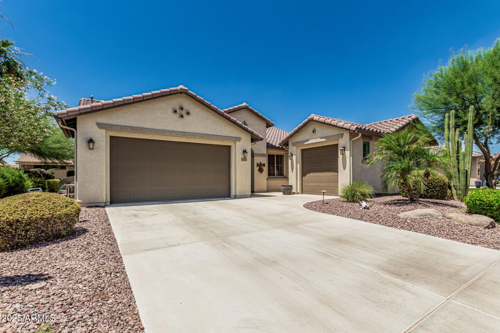 Photo of 5261 N Arrowhead Drive, Eloy, AZ 85131 (MLS # 6875483)
