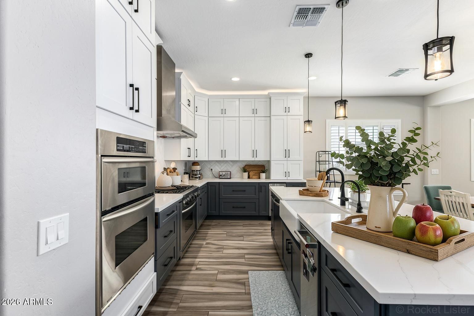20394 E CALLE DE FLORES --