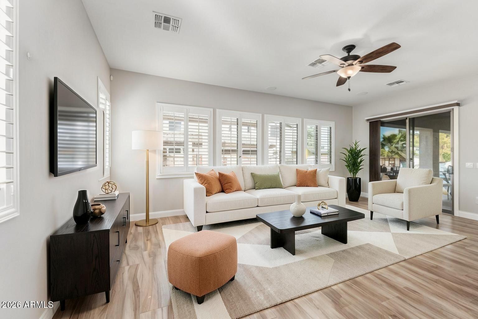 20394 E CALLE DE FLORES --
