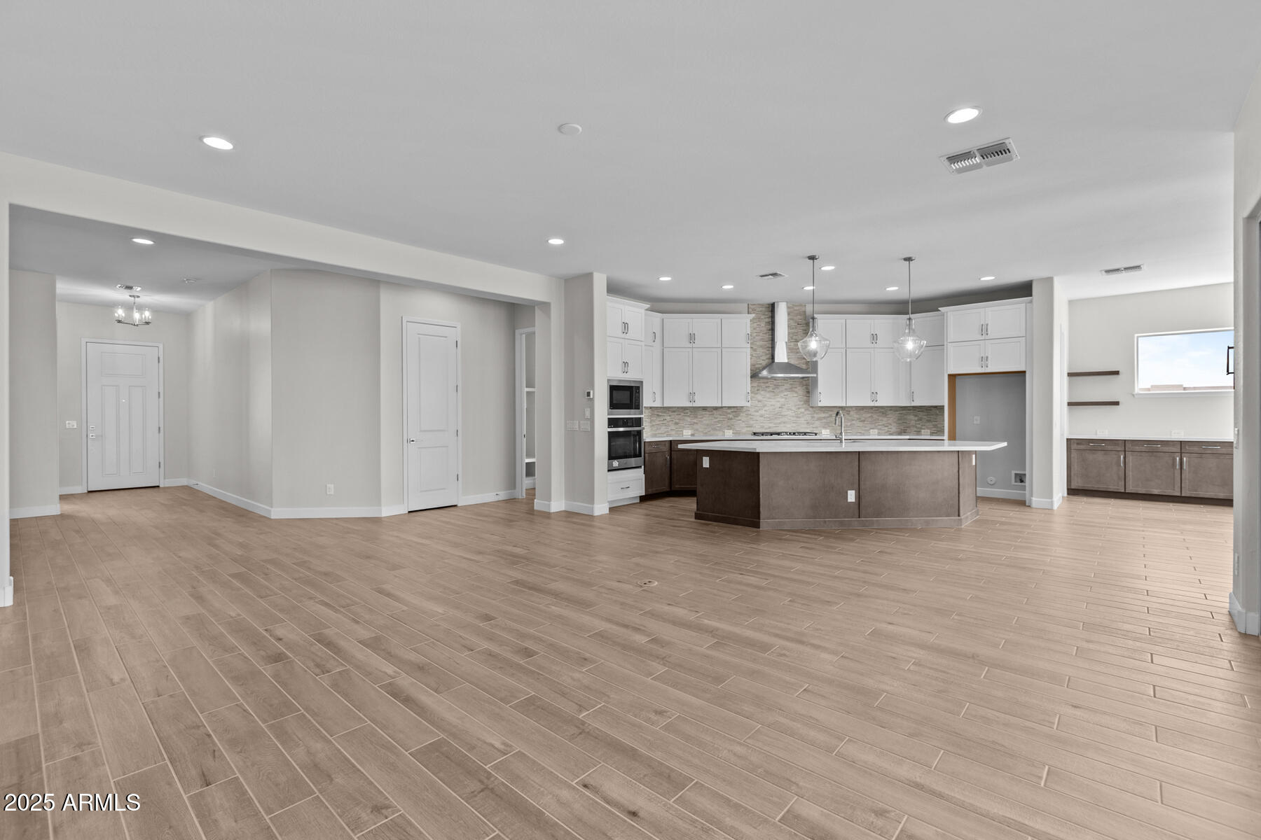 1042 W RIDGE Road