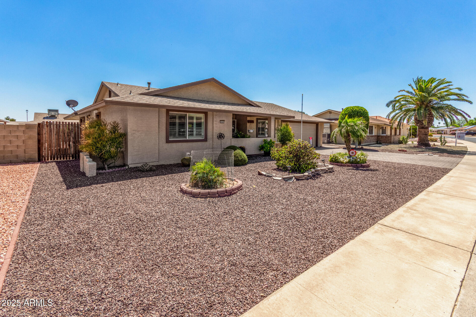 Homes 2 10327 W FLORIADE Drive