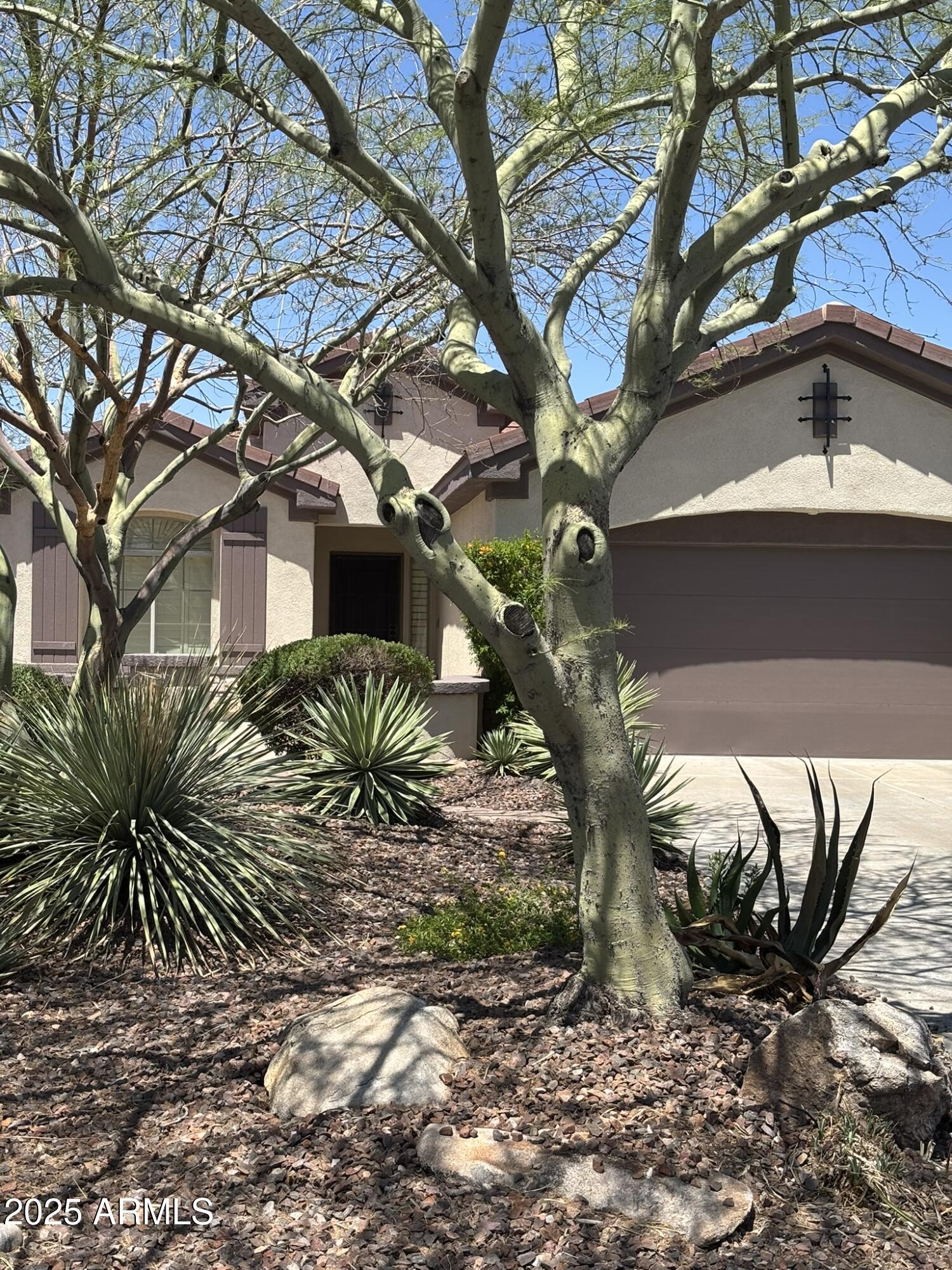 41520 N RIVER BEND Court