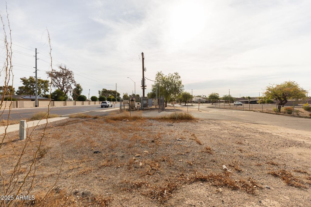 Photo of 0 W Olive Avenue #N, Peoria, AZ 85345 (MLS # 6915689)
