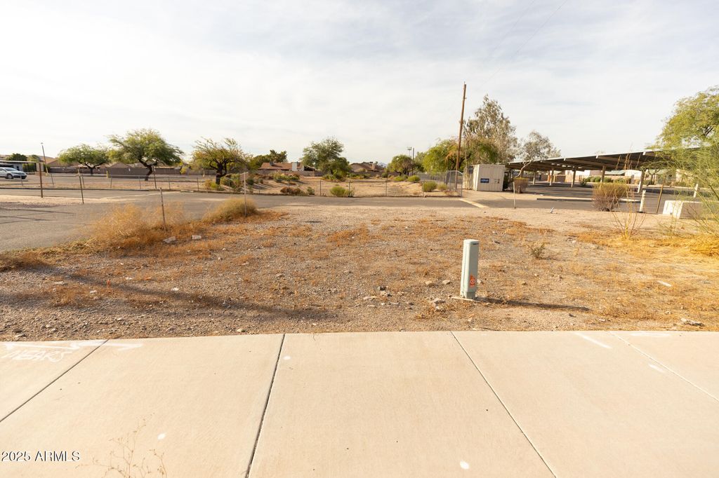 Photo of 0 W Olive Avenue #N, Peoria, AZ 85345 (MLS # 6915689)