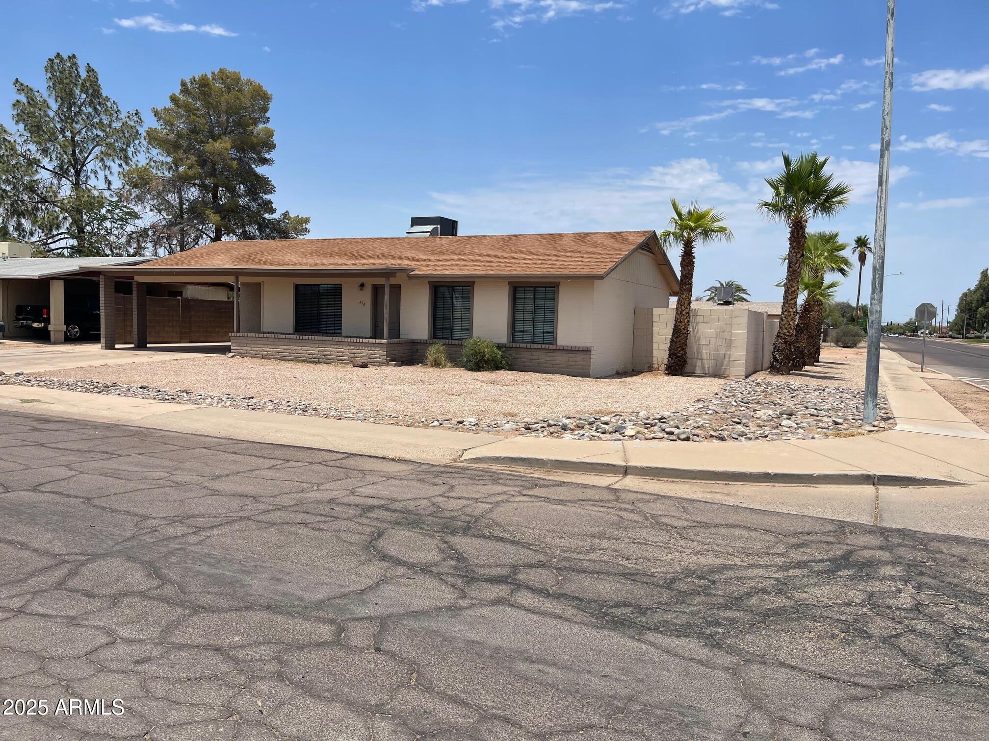 426 E MELROSE Drive