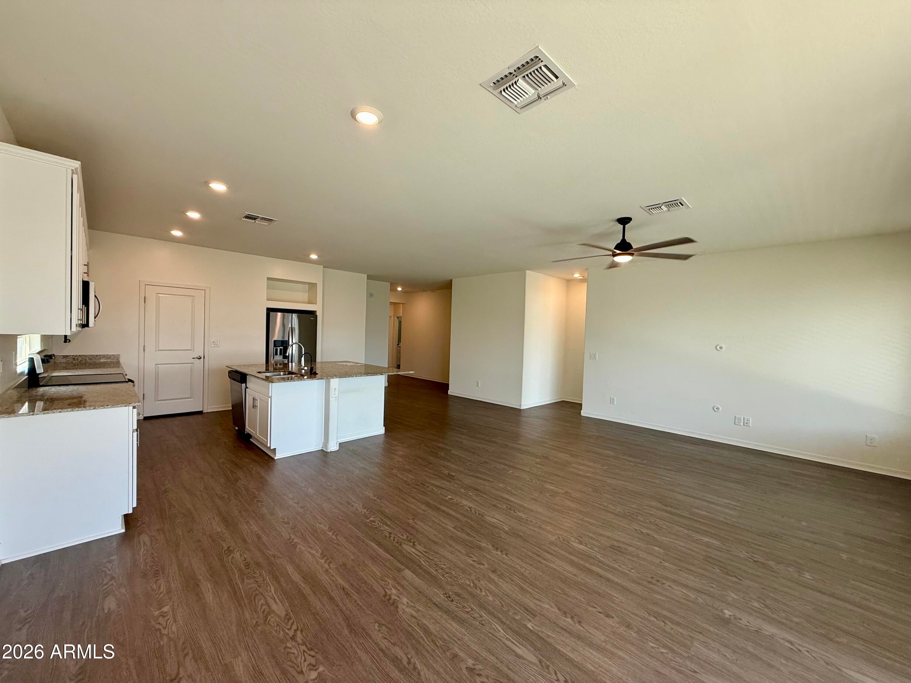 1647 W AZTEC Drive