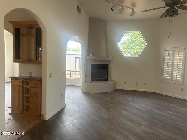 MOUNTAIN SHADOWS PHASE C - Residential