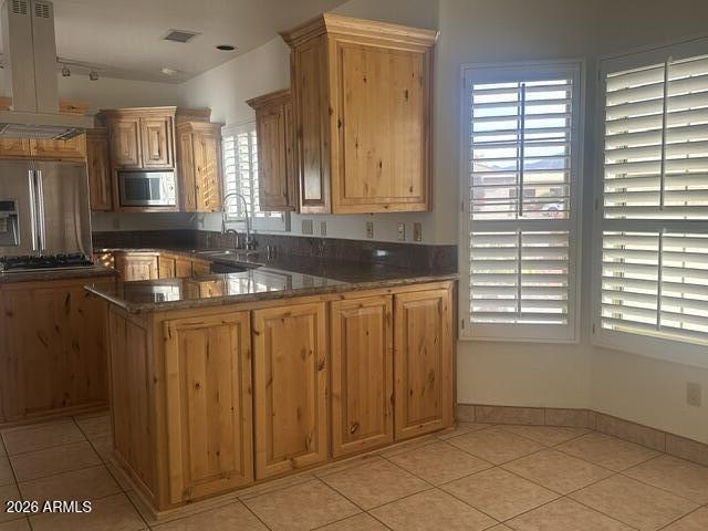 MOUNTAIN SHADOWS PHASE C - Residential