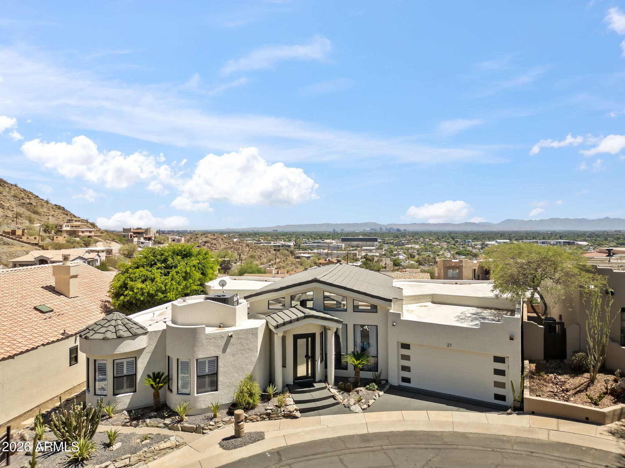 27 W COCHISE Drive