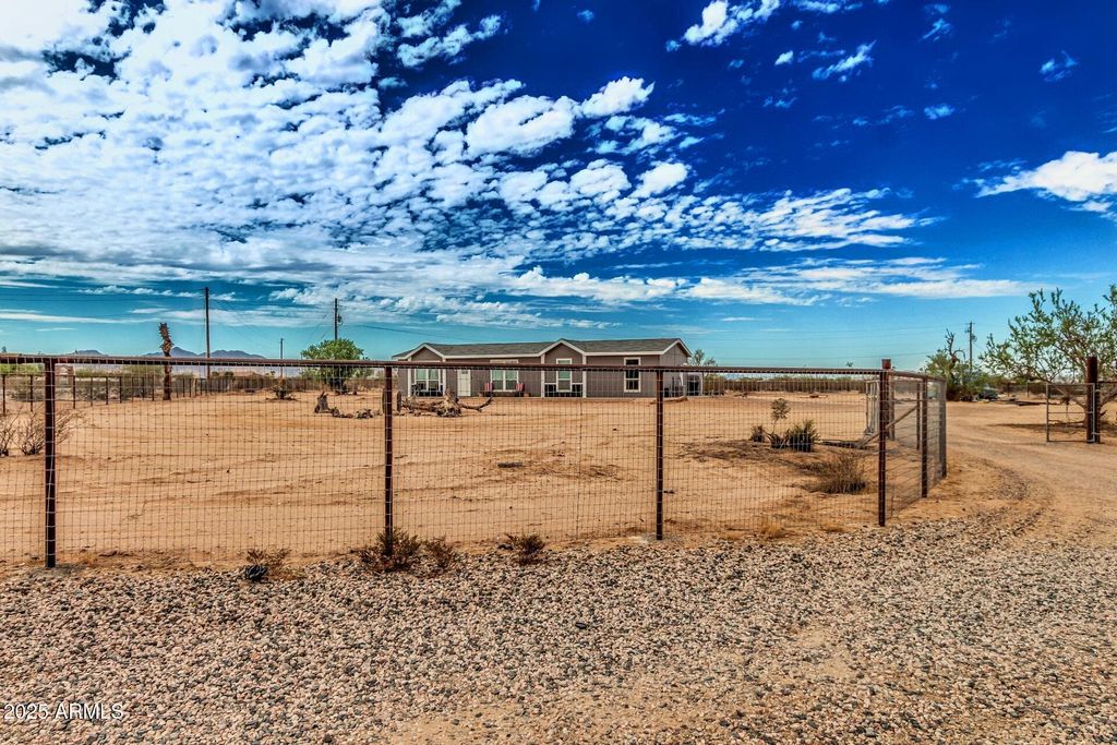Photo of 2028 N Summers Lane, Maricopa, AZ 85139 (MLS # 6925958)