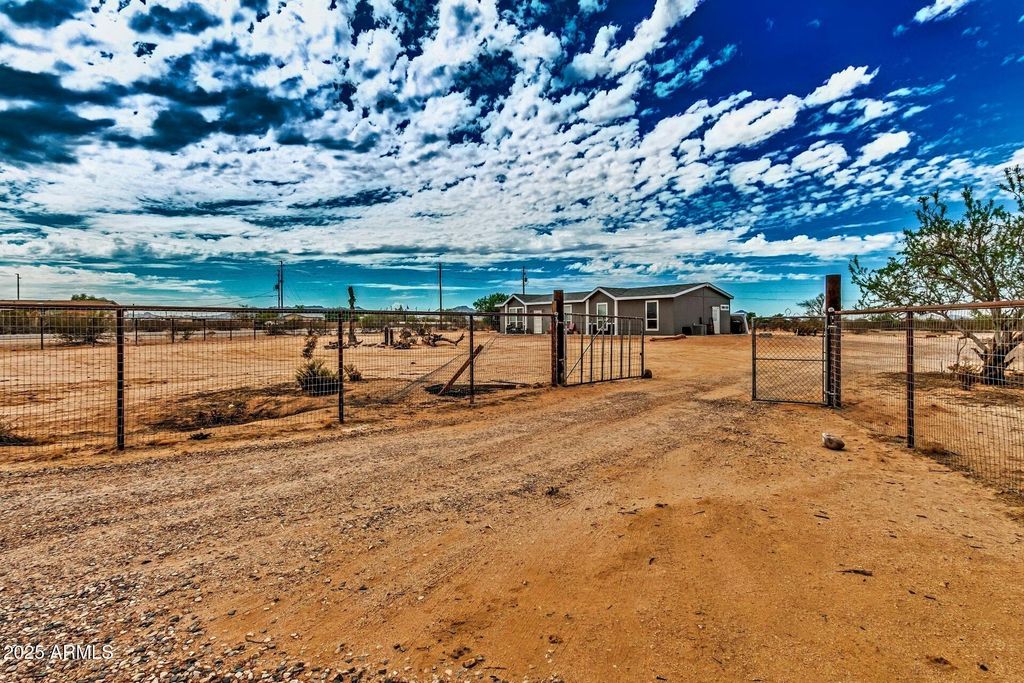 Photo of 2028 N Summers Lane, Maricopa, AZ 85139 (MLS # 6925958)