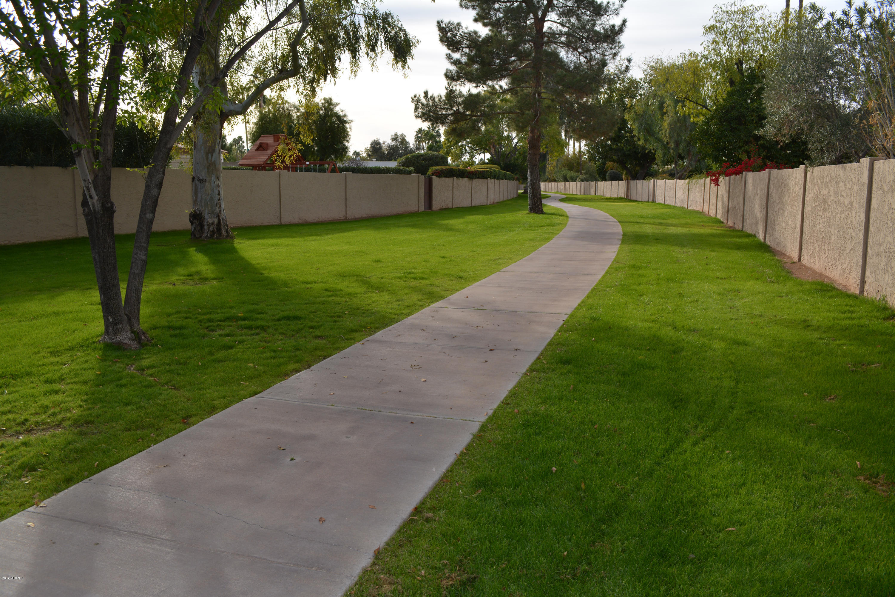 10101 N ARABIAN Trail 2003