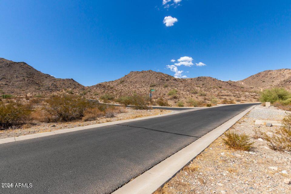 21393 W MOUNTAIN COVE Place