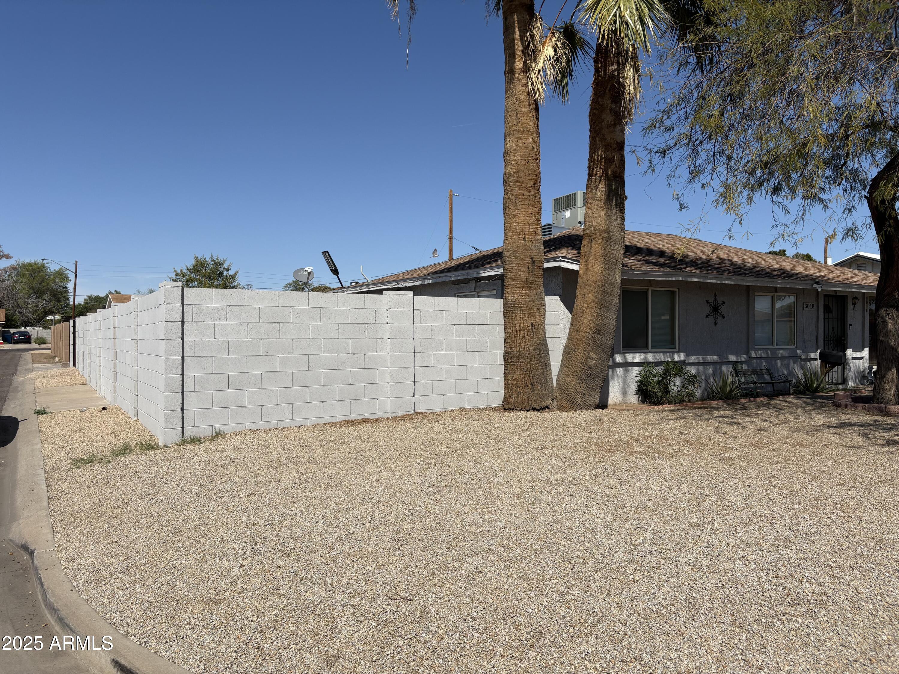 3018 W RANCHO Drive