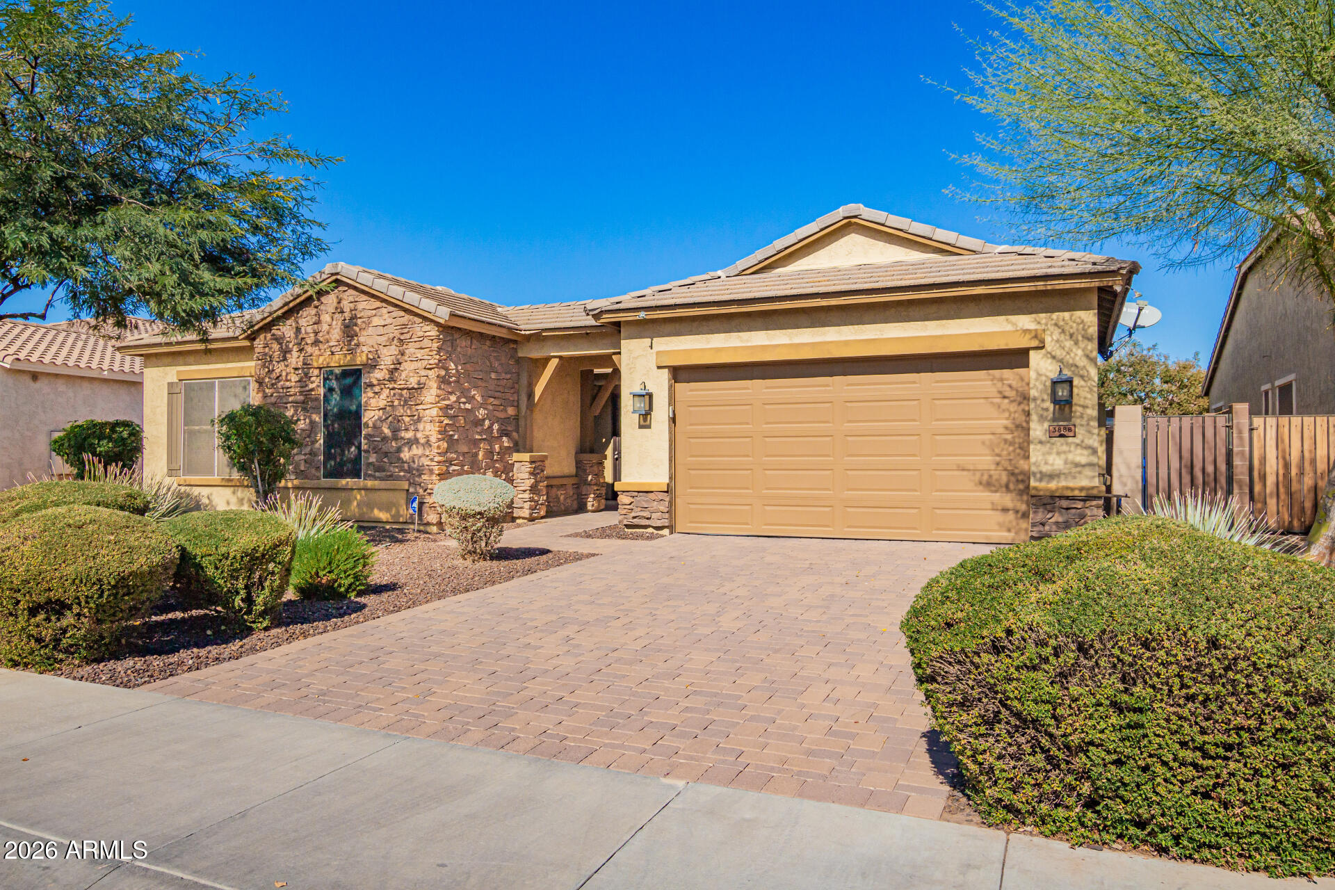 3888 E CHESTNUT Lane