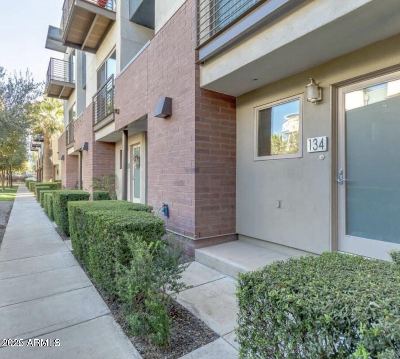 525 W Lakeside Drive 134