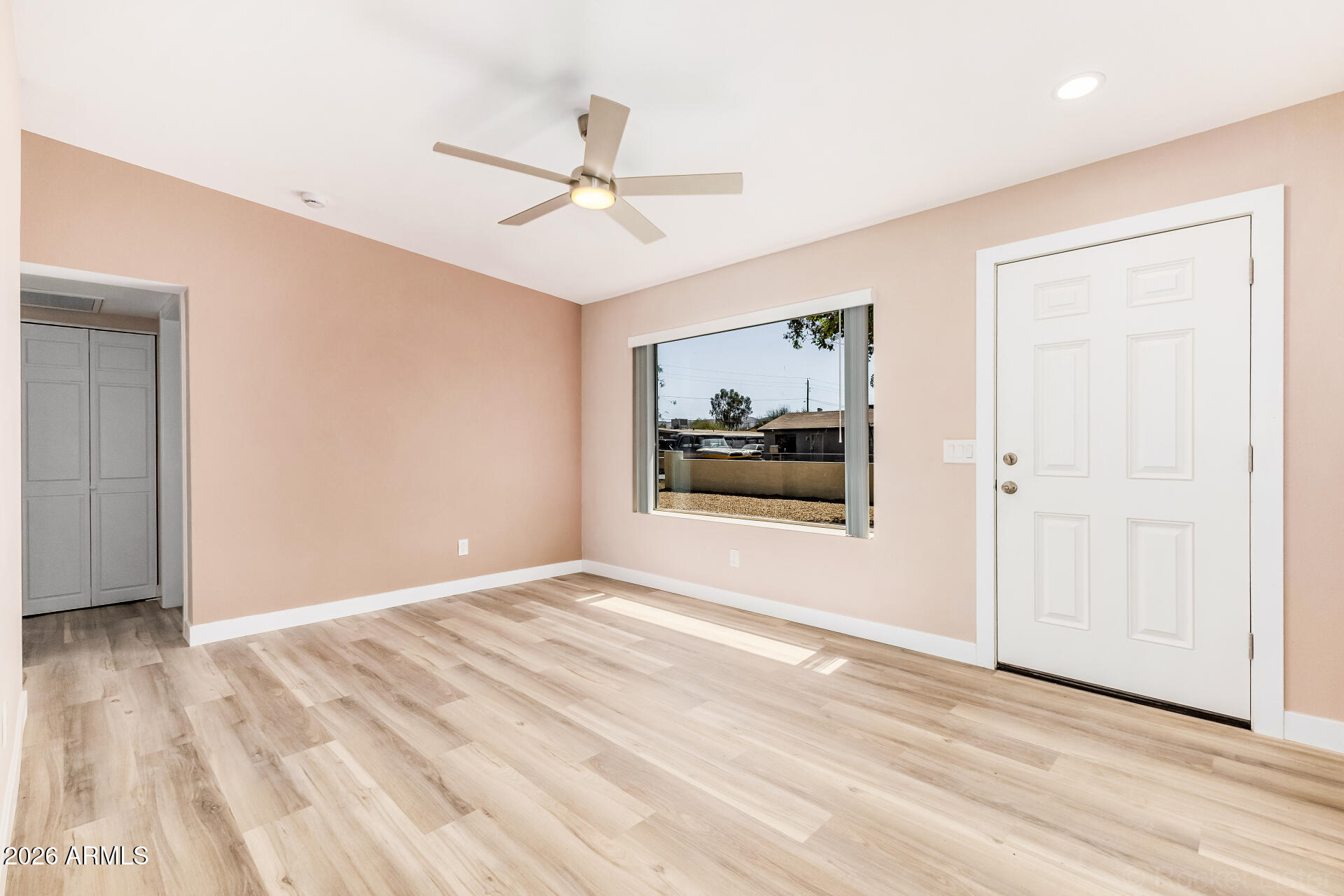 1712 W CORONA Avenue