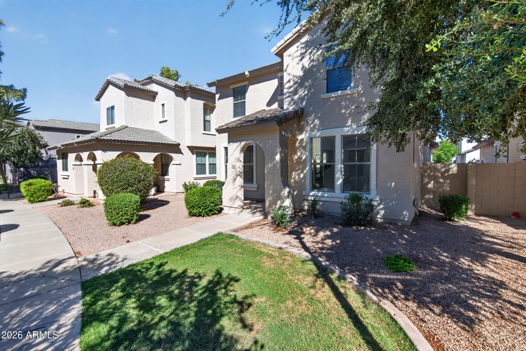 Photo of 1933 E Emily Lane, Gilbert, AZ 85295 (MLS # 7084797)