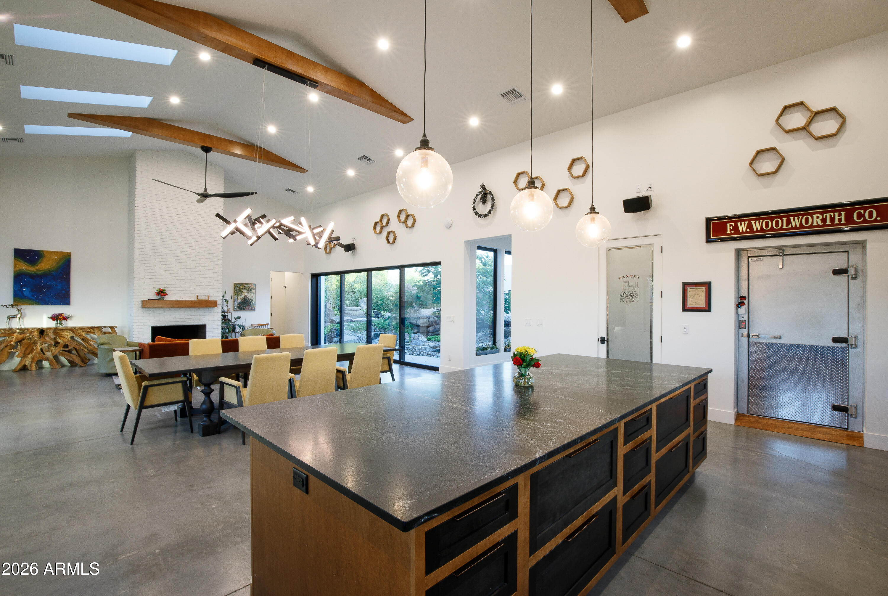 129 E WATER TANK Road