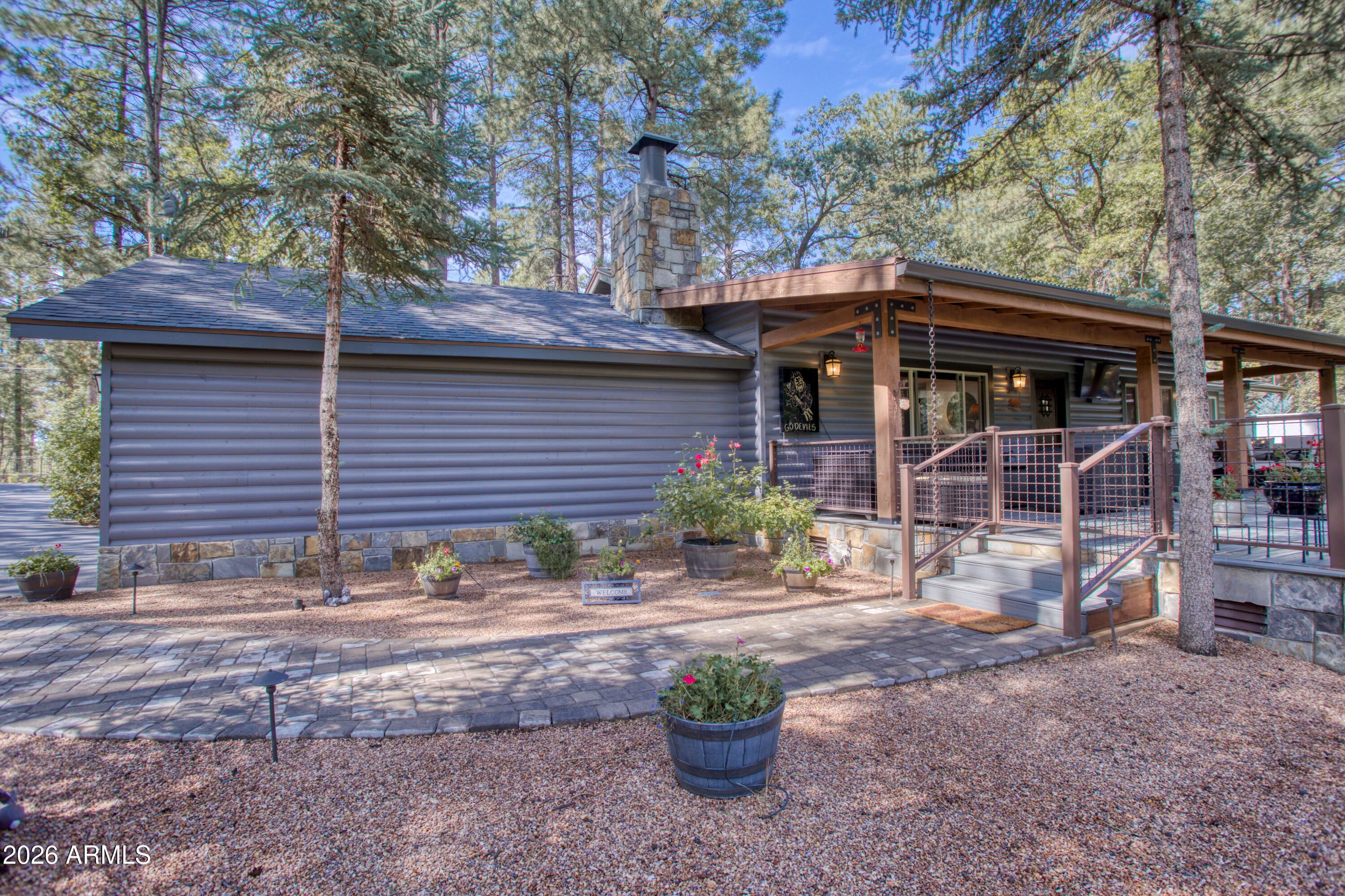 2864 WOODPECKER Lane