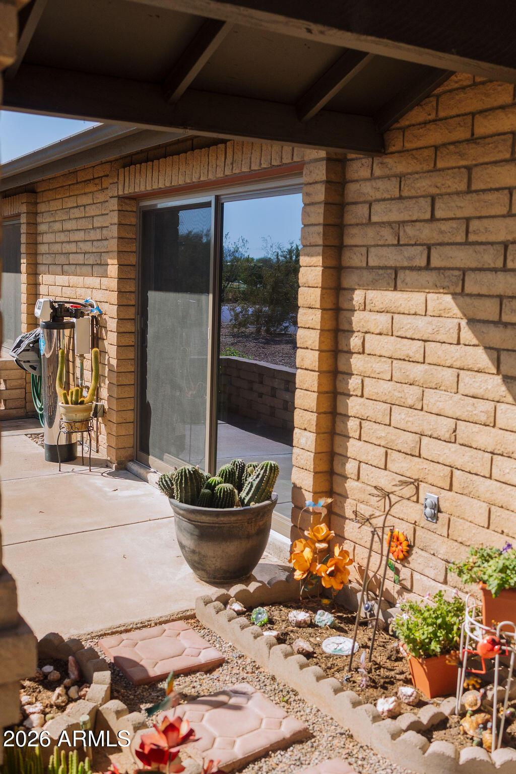 3650 E QUENTON Drive 2