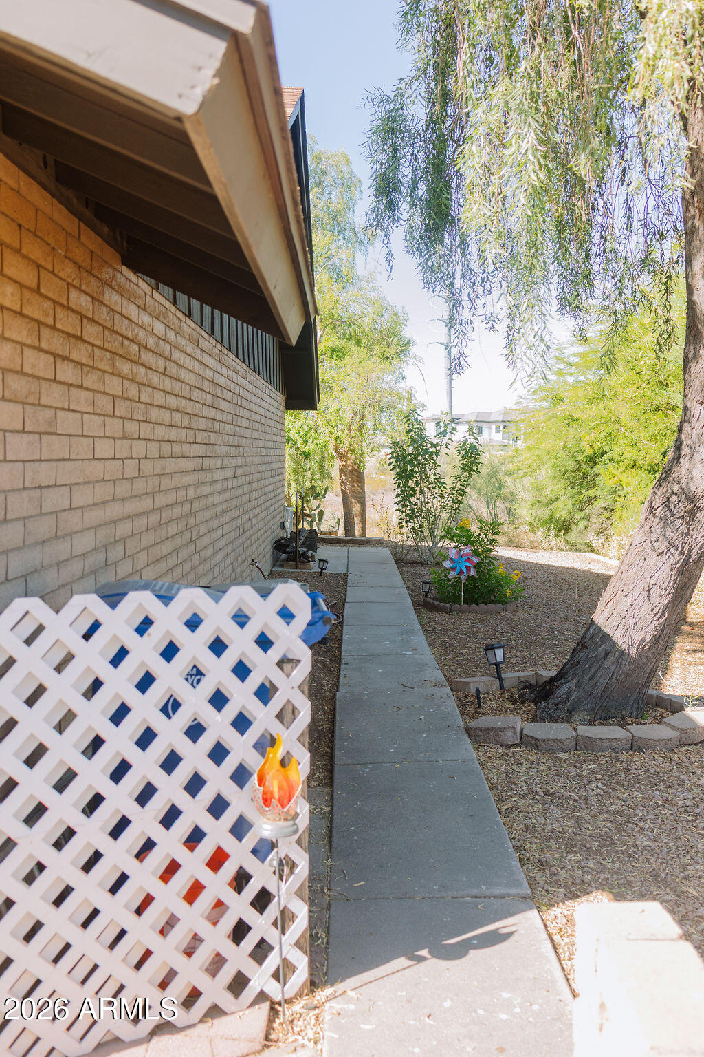 3650 E QUENTON Drive 2