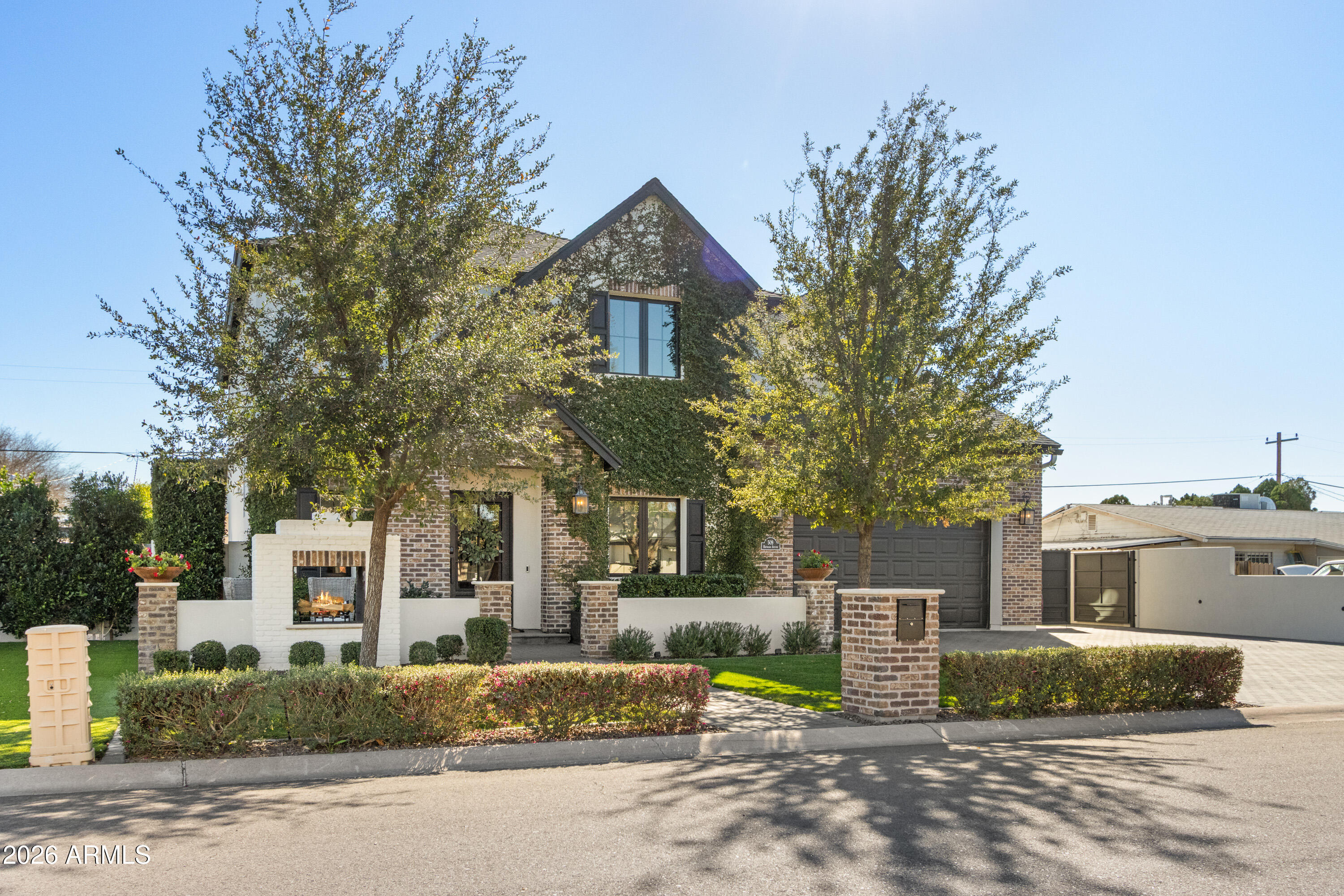 509 E HAYWARD Avenue