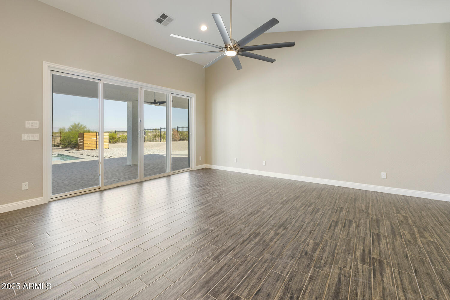 256 W PERKINS Street