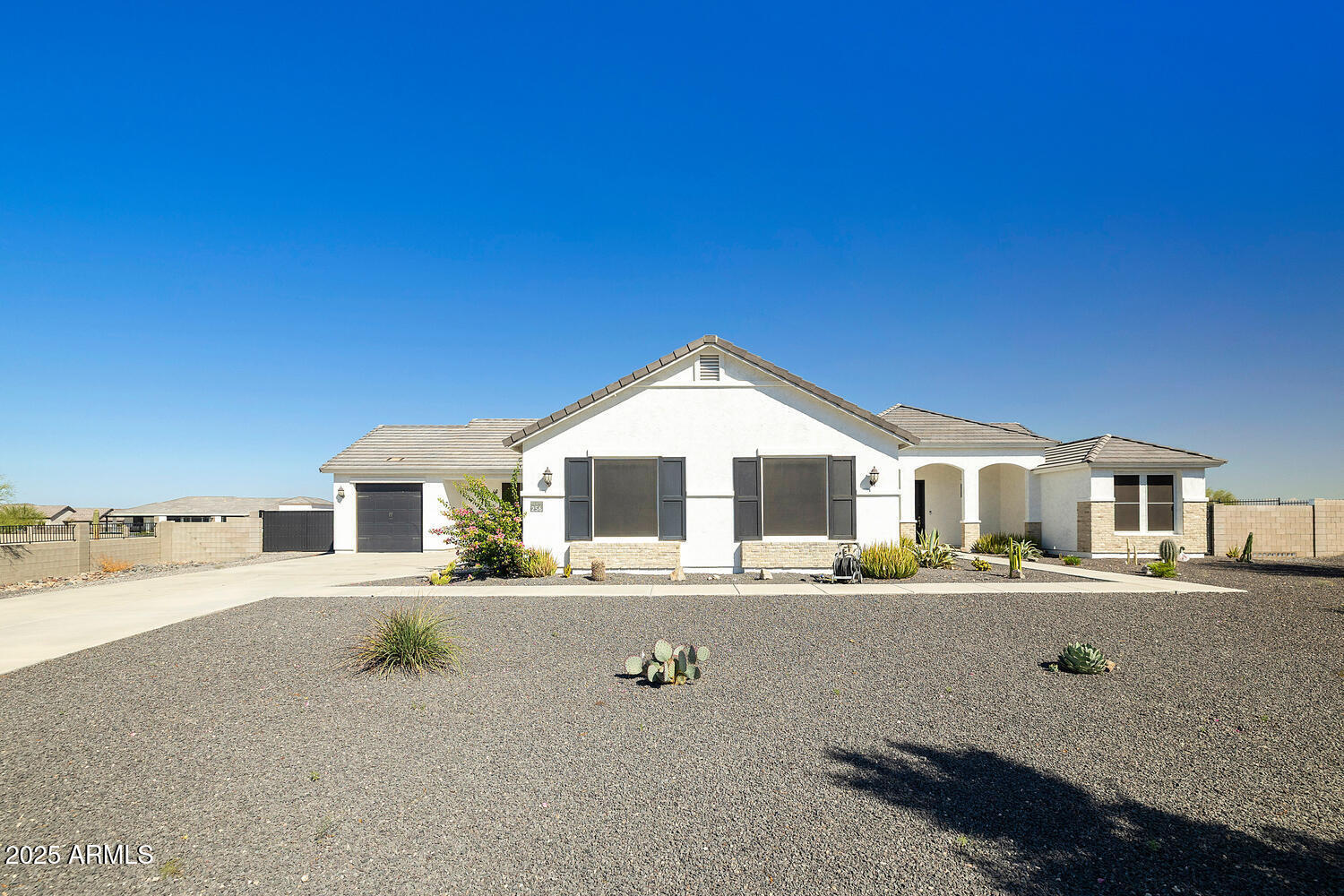 256 W PERKINS Street