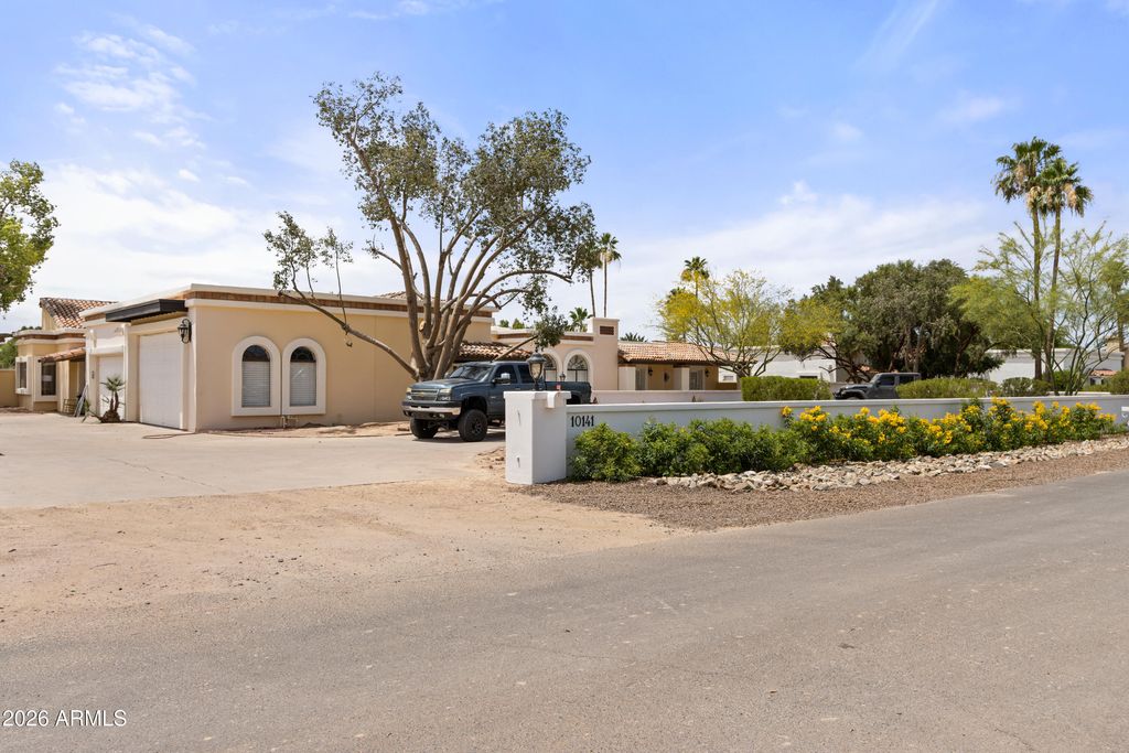 Photo of 10141 E Cholla Street, Scottsdale, AZ 85260 (MLS # 7034910)