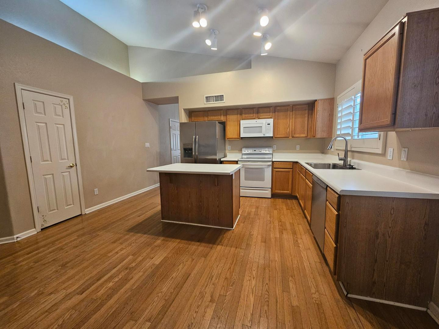 1867 E Brentrup Drive