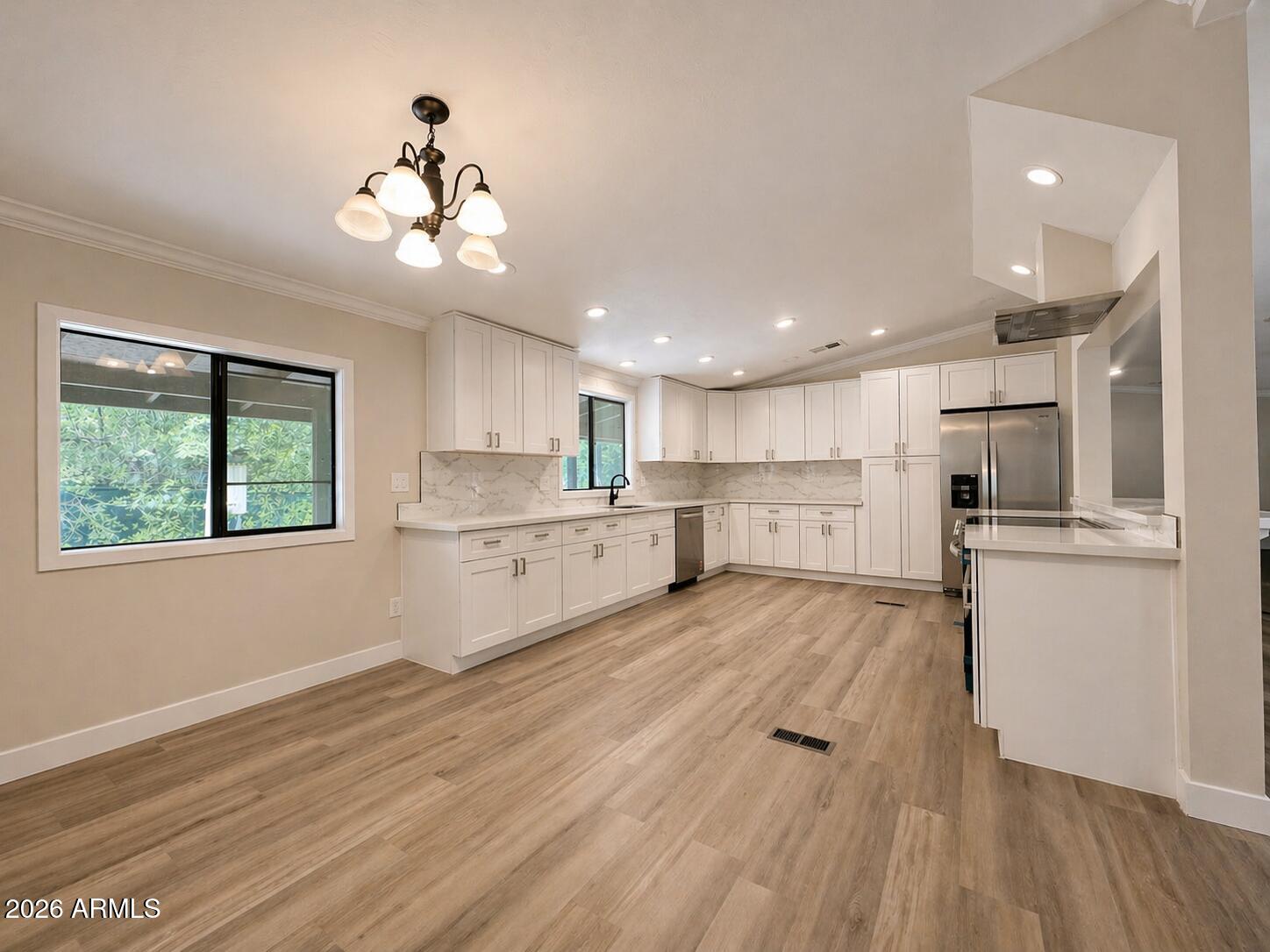 3054 GREENLEAF Drive
