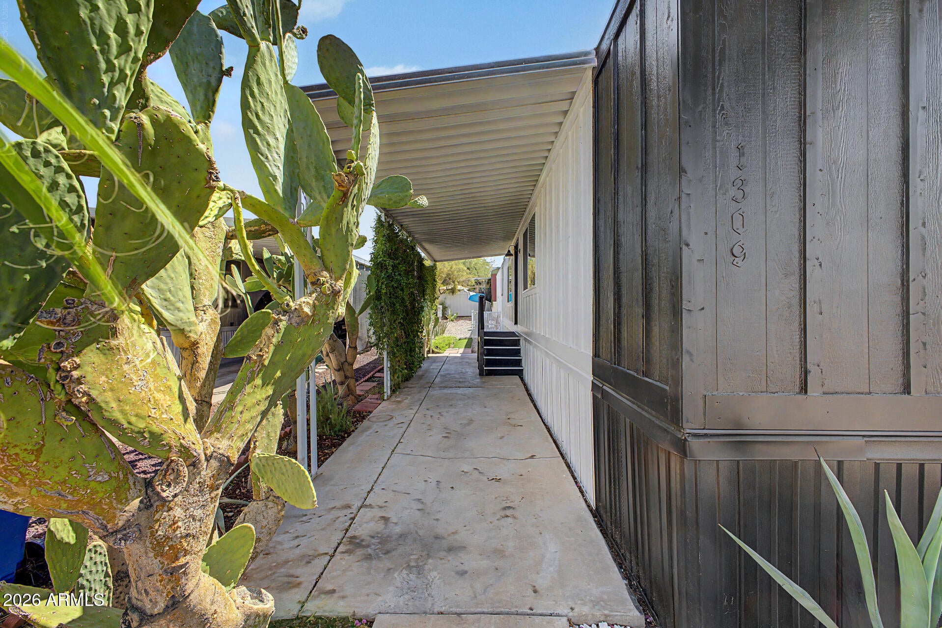 1309 W Kachina Trail
