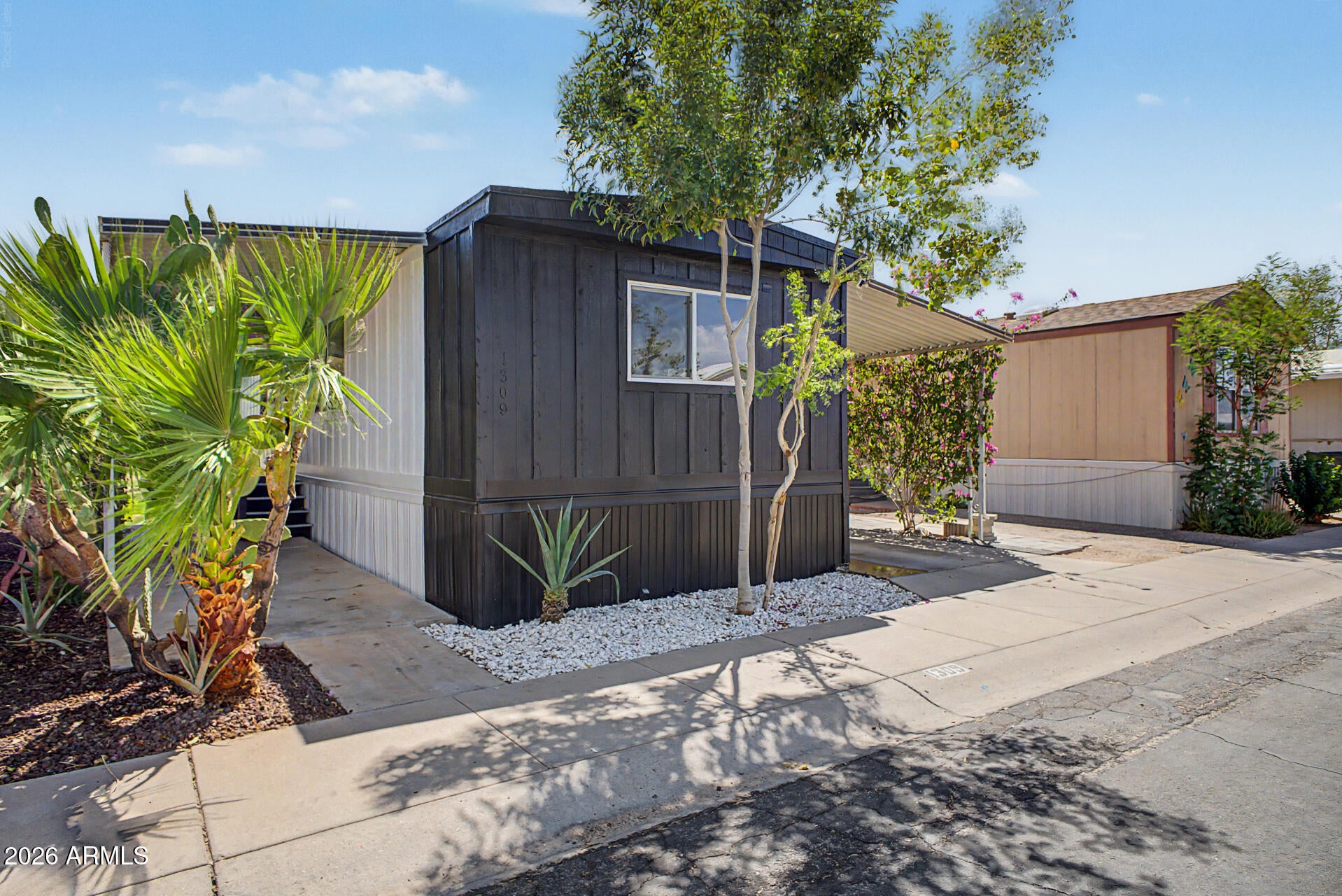 1309 W Kachina Trail